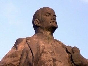 Памятники Ленину испортили в Харьковской области