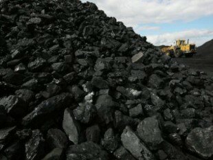Демчишин рассказал, что два миллиона тонн угля хранятся на занятой антиправительственными силами территории. 